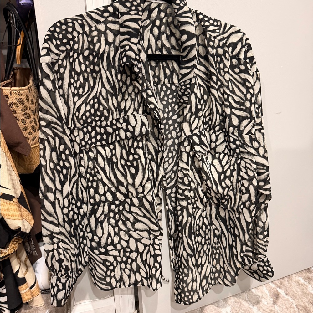Zara Black and White Patterned Top
